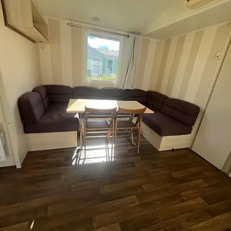Mobil Moderne 6 Pers Avec Clim Et Terrasse 维克拉加迪勒